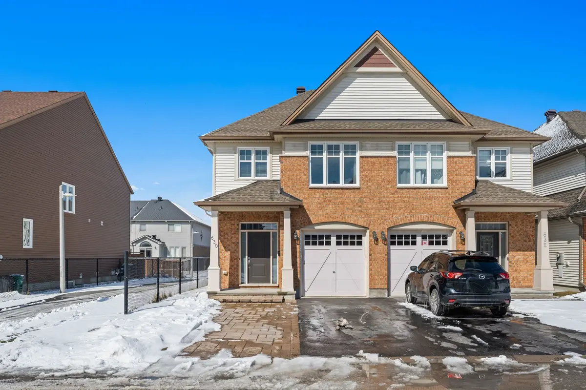 630 Moorpark AVE, Kanata, ON K2M 0H8