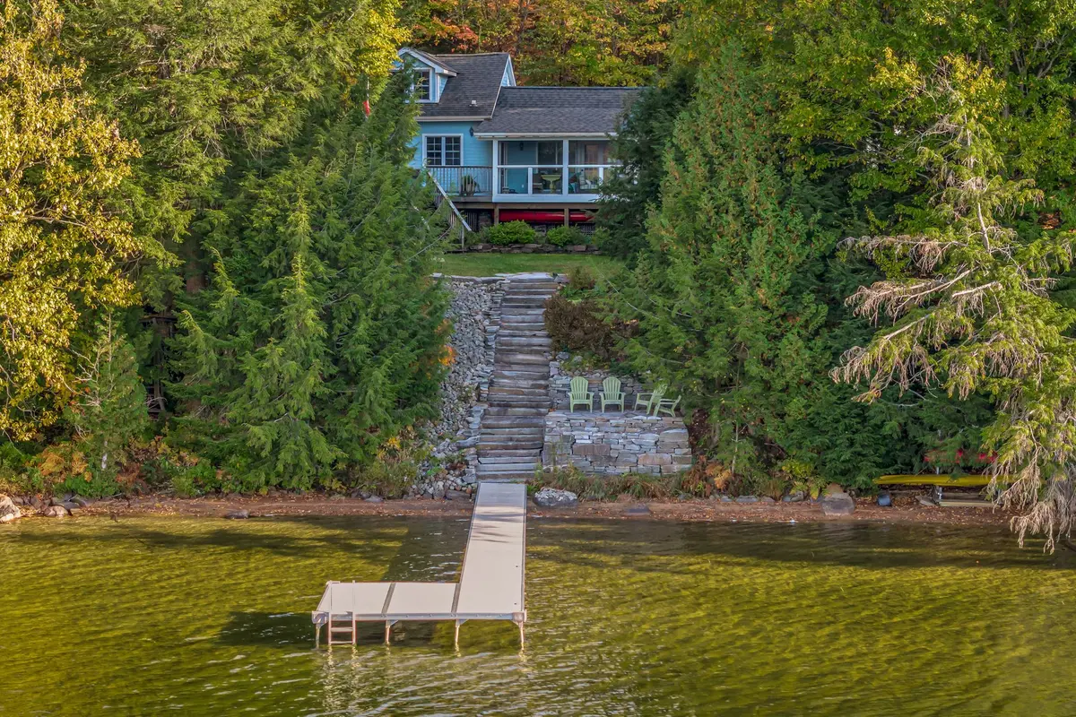 1050 Whiskey Jack LN, Algonquin Highlands, ON K0M 1S0