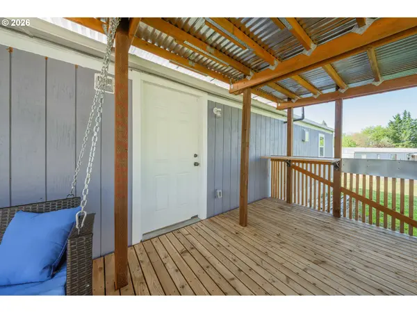 600 LEIKEN LN, Roseburg, OR 97470