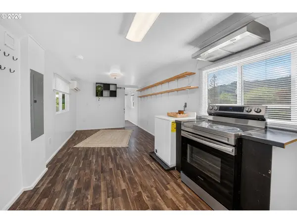 600 LEIKEN LN, Roseburg, OR 97470