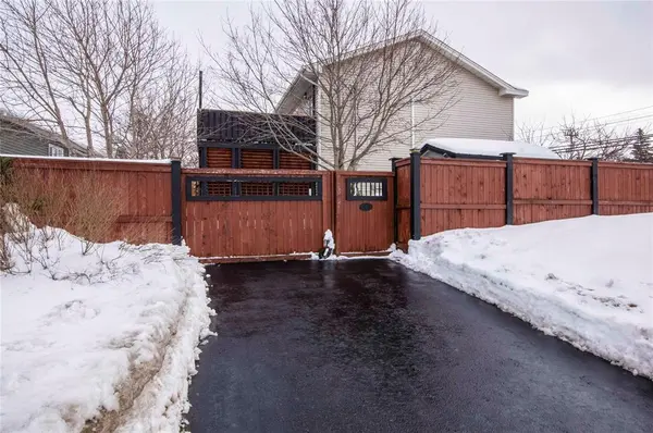 1832 Topsail Road, Paradise, NL A1L 1Y7