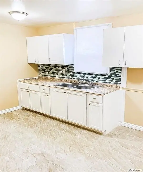 11696 GLASTONBURY AVE, Detroit, MI 48228