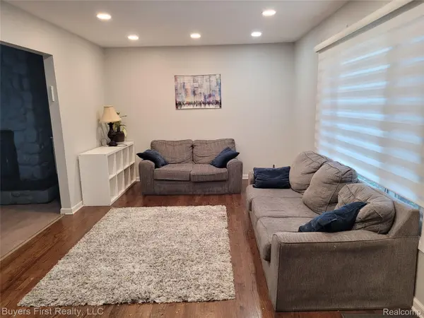 14710 Loretta PL, Oak Park, MI 48237