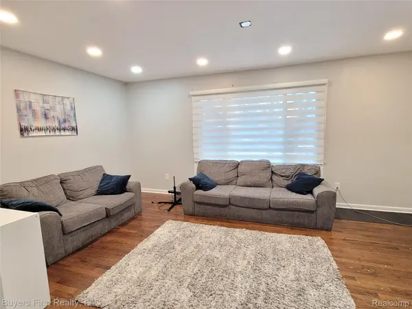 14710 Loretta PL, Oak Park, MI 48237