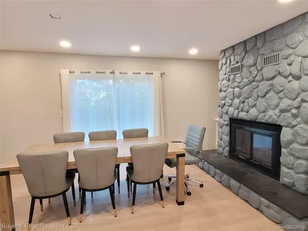 14710 Loretta PL, Oak Park, MI 48237