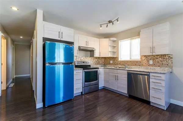 484 Aberdeen AVE, Winnipeg, MB R2W 1W1