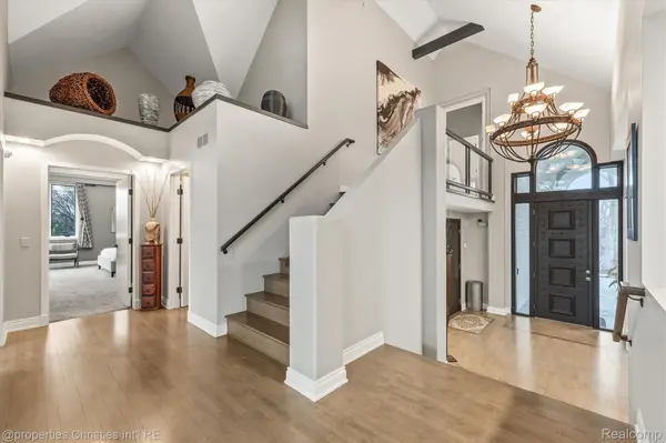 4912 Oakwood CT, Commerce Charter Township, MI 48382