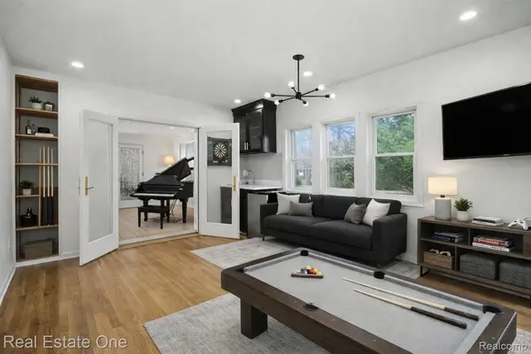 5840 Inkster RD, West Bloomfield Charter Township, MI 48323