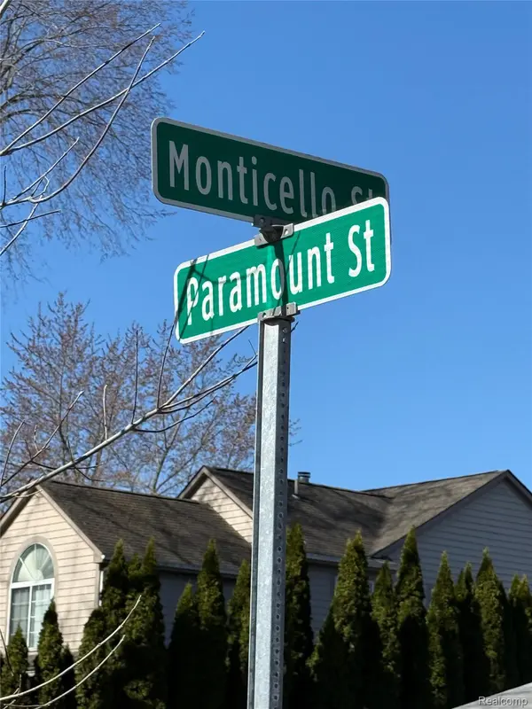 0000 Paramount Lot 50-22-02-379-018 ST, Novi, MI 48375