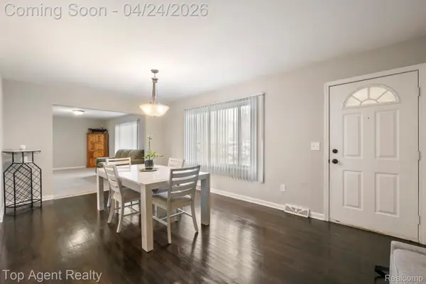 46059 Huling ST, Shelby Charter Township, MI 48317