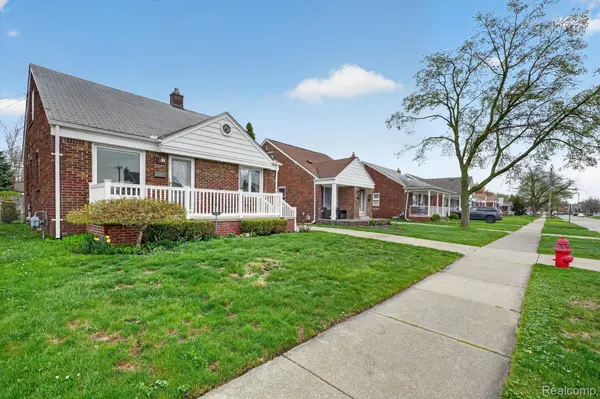 12984 Callender ST, Southgate, MI 48195