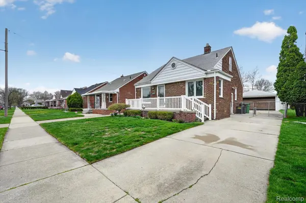 12984 Callender ST, Southgate, MI 48195