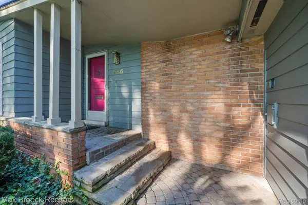 966 WOODLEA ST, Birmingham, MI 48009