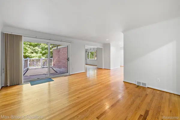 966 WOODLEA ST, Birmingham, MI 48009