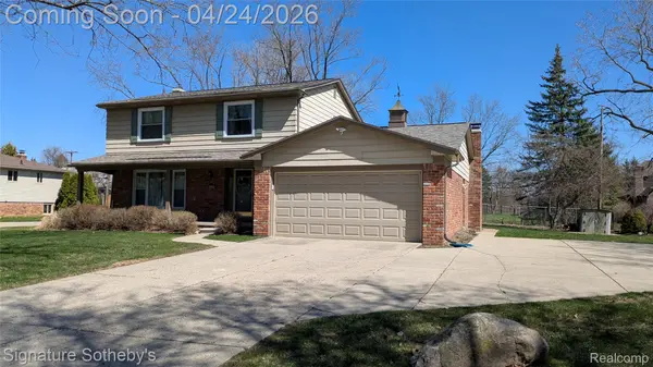 4284 Cherrywood DR, Troy, MI 48098