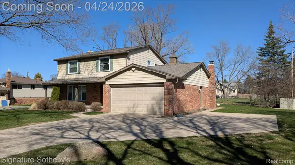 4284 Cherrywood DR, Troy, MI 48098