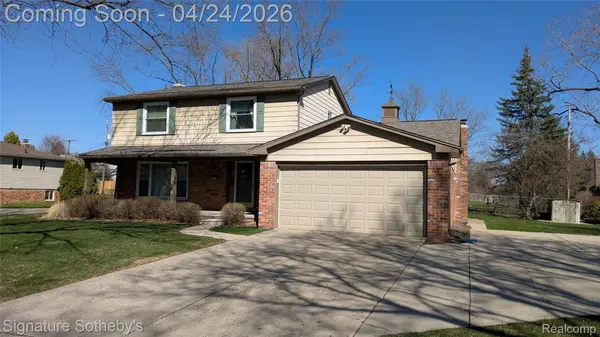 4284 Cherrywood DR, Troy, MI 48098