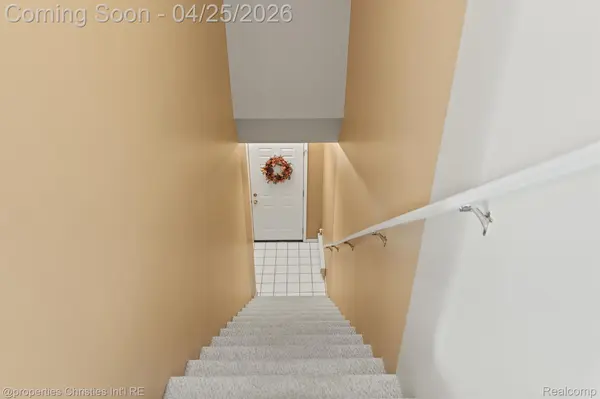 4200 Addington DR, Commerce Charter Township, MI 48390