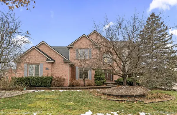 22165 Chase DR, Novi, MI 48375