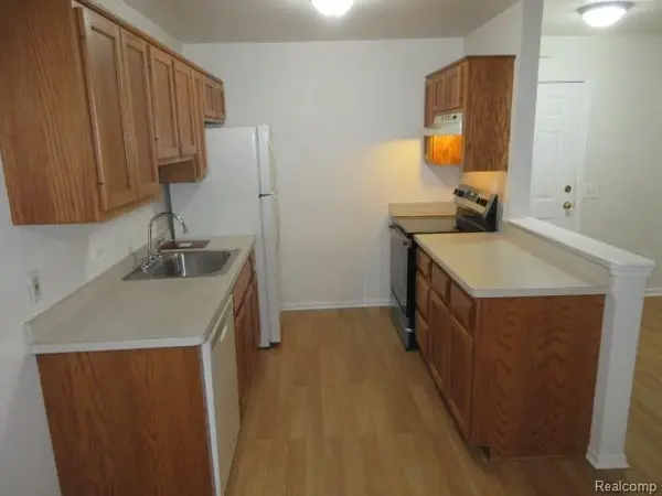 43237 CAPE DR, Sterling Heights, MI 48313