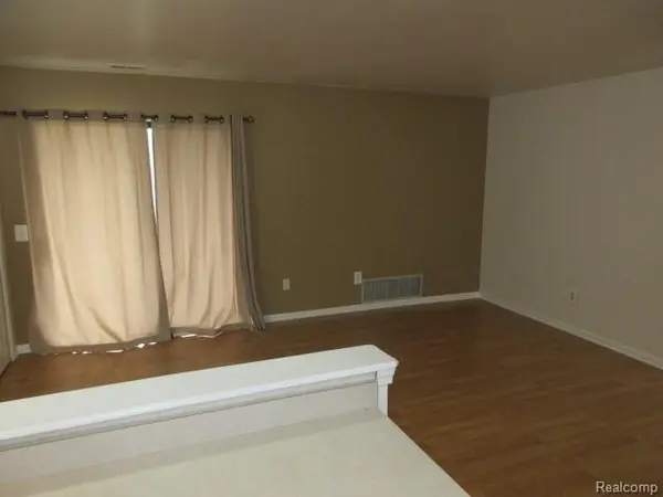 43237 CAPE DR, Sterling Heights, MI 48313