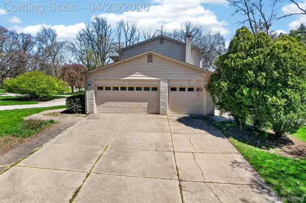 2795 Homewood DR, Troy, MI 48098