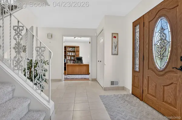 2795 Homewood DR, Troy, MI 48098