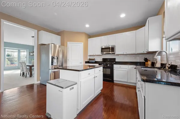 56753 Lindale AVE, Macomb Township, MI 48042