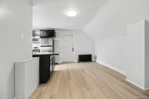 6477 Westpoint ST, Taylor, MI 48180