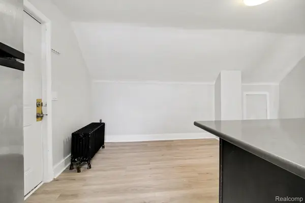 6477 Westpoint ST, Taylor, MI 48180