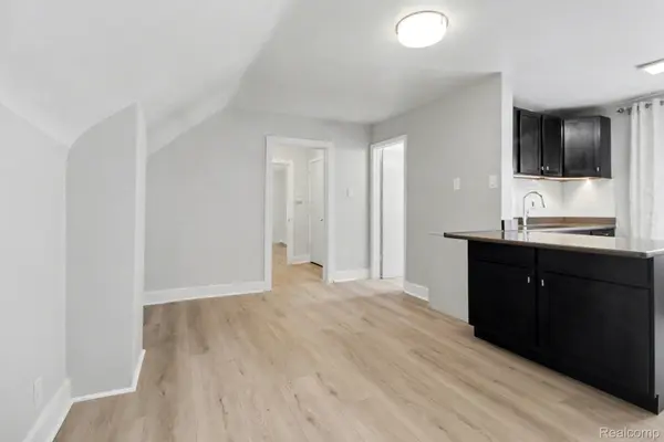 6477 Westpoint ST, Taylor, MI 48180