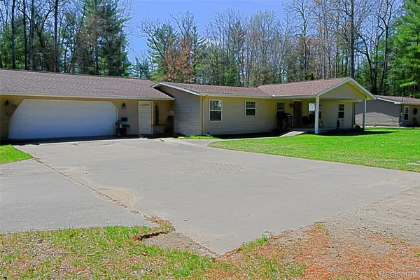 1820 Onondaga TRL, Churchill Township, MI 48661