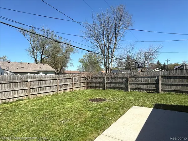 3023 3rd ST, Frenchtown Township, MI 48162