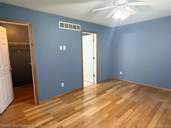 3023 3rd ST, Frenchtown Township, MI 48162