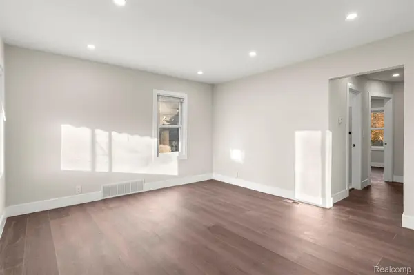 8900 Asbury PARK, Detroit, MI 48228