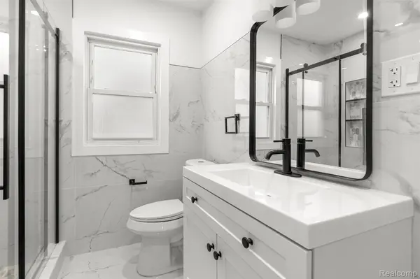 8900 Asbury PARK, Detroit, MI 48228