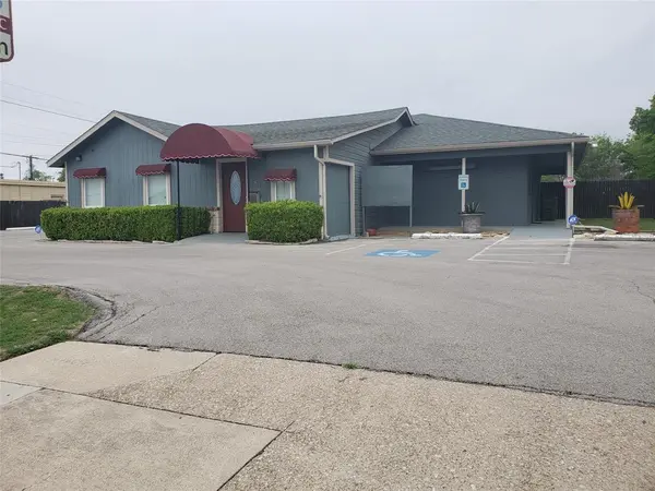 5617 Watauga Road, Watauga, TX 76148