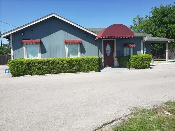 5617 Watauga Road, Watauga, TX 76148