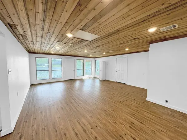 106 Caddo, Smithville, TX 78957