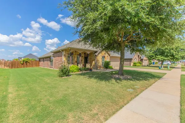125 Sumac Drive, Waxahachie, TX 75165