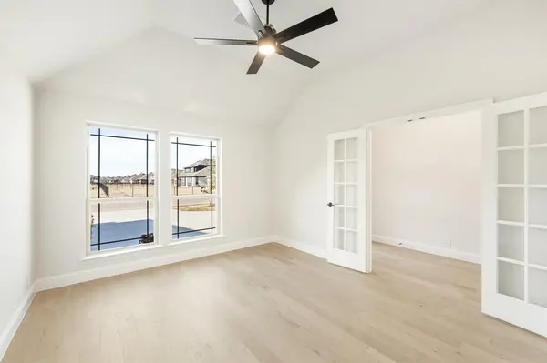 355 Paddle Boat Drive, Granbury, TX 76049