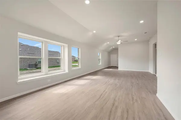 746 Gentle Bird Drive, Lavon, TX 75166