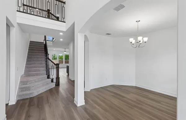 717 Brozgold Avenue, Midlothian, TX 76065