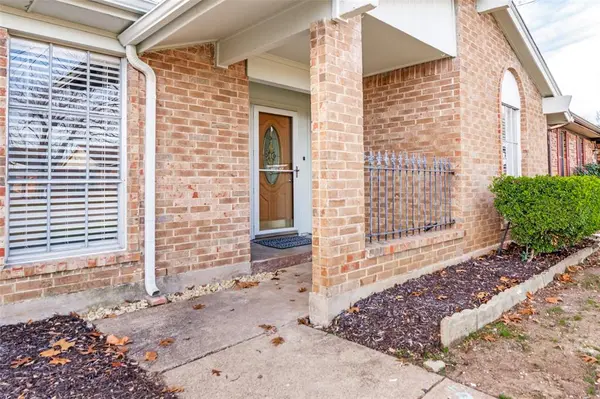 2730 Moonriver Lane, Farmers Branch, TX 75234