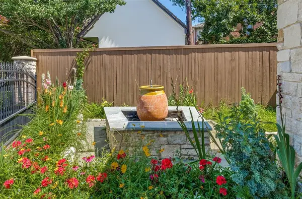 5800 Armstrong Parkway, University Park, TX 75205