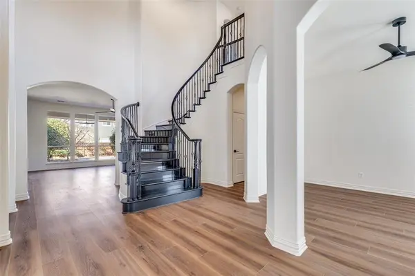 1727 E Branch Hollow Drive, Carrollton, TX 75007