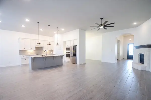 1121 Bridle Path Drive, Aubrey, TX 76227