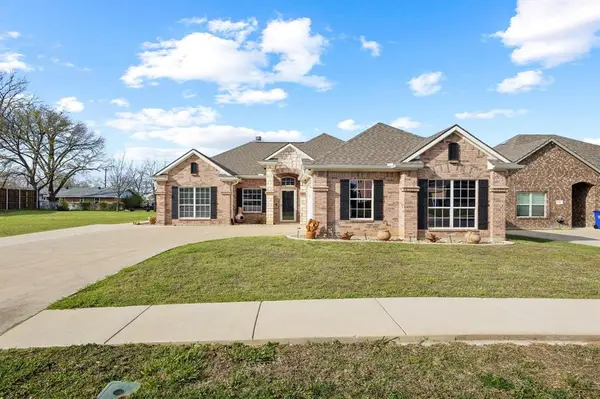 108 Ashlyn Court,  Whitesboro,  TX 76273