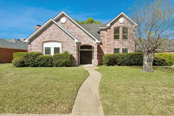 568 Cooper Street, Grand Prairie, TX 75052