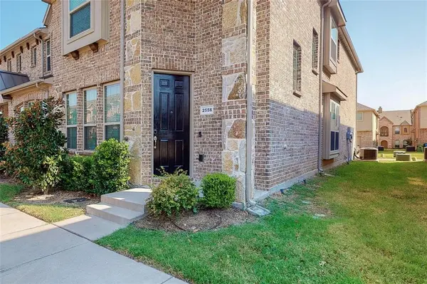 2556 Sarah Lane, Lewisville, TX 75056